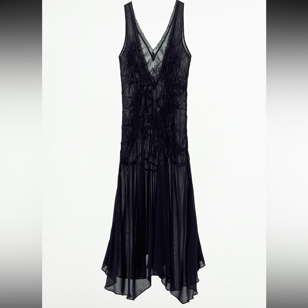 Zara Elegant Black Lace Nightgown